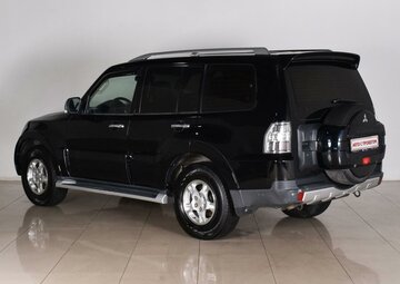 Mitsubishi Pajero Вид 3