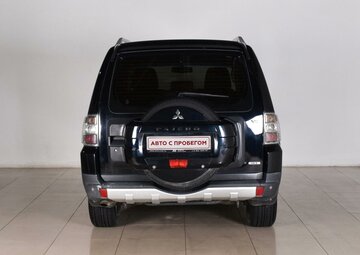 Mitsubishi Pajero Вид 4