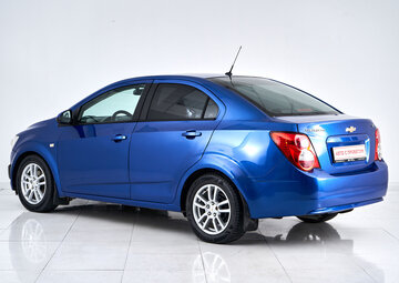 Chevrolet Aveo Вид 4