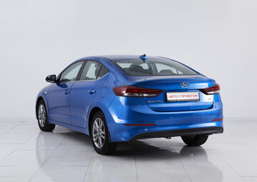 Hyundai Elantra Вид 4