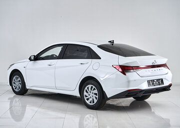 Hyundai Elantra Вид 5