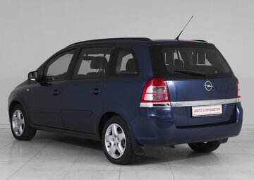 Opel Zafira Вид 4