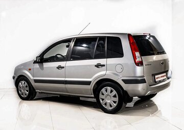 Ford Fusion Вид 4