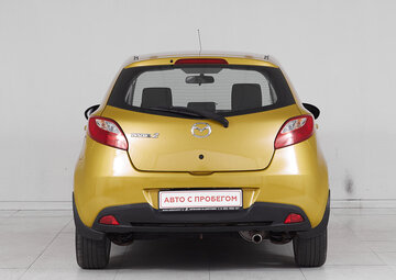 Mazda 2 Вид 5