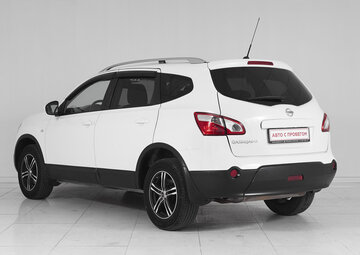 Nissan Qashqai+2 Вид 4