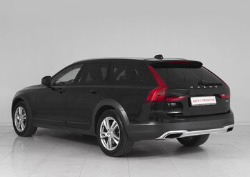 Volvo V90 Cross Country Вид 4