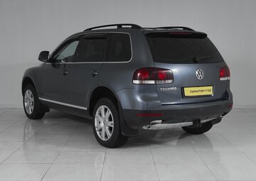 Volkswagen Touareg Вид 4