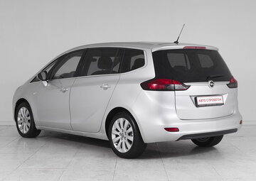 Opel Zafira Вид 4