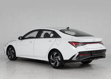 Hyundai Elantra Вид 4