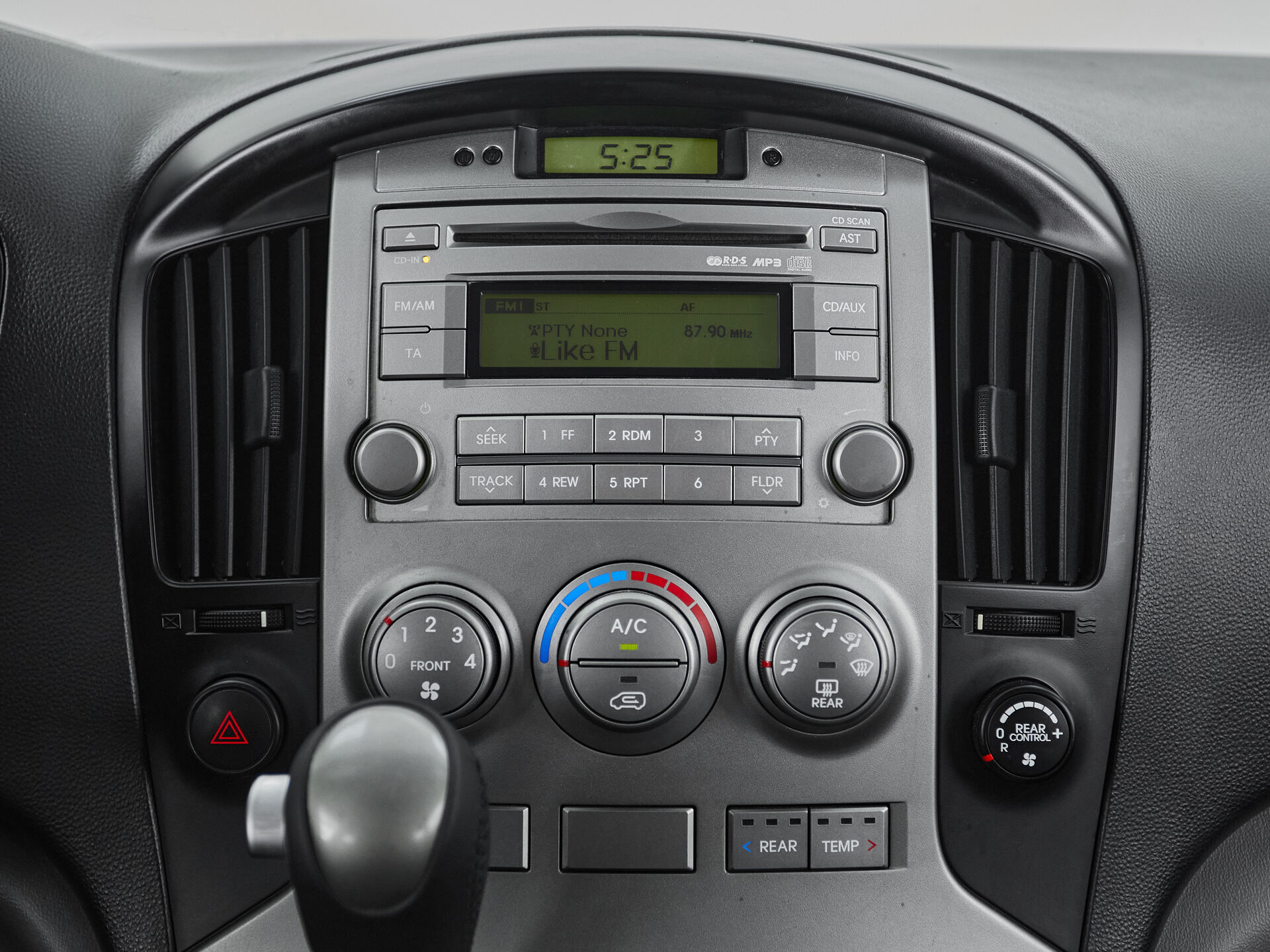 Hyundai H-1