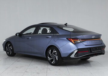 Hyundai Elantra Вид 4