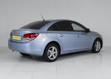 Chevrolet Cruze Вид 4