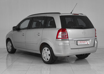 Opel Zafira Вид 4