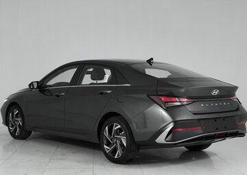 Hyundai Elantra Вид 4