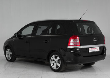 Opel Zafira Вид 4