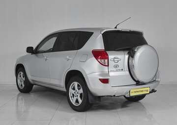Toyota RAV4 Вид 4