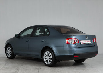 Volkswagen Jetta Вид 4