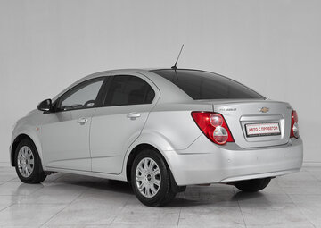 Chevrolet Aveo Вид 4