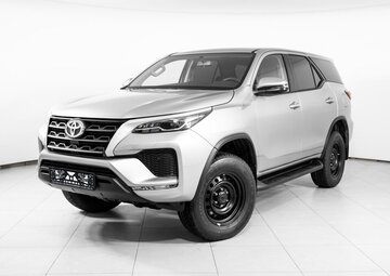 Toyota Fortuner Вид 1