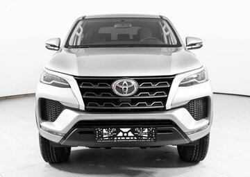 Toyota Fortuner Вид 2