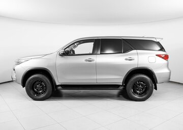 Toyota Fortuner Вид 3