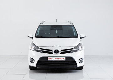 Toyota Verso Вид 2