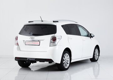 Toyota Verso Вид 4