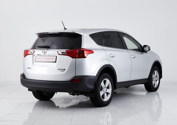 Toyota RAV4 Вид 5