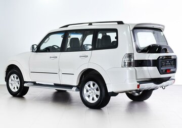 Mitsubishi Pajero Вид 3