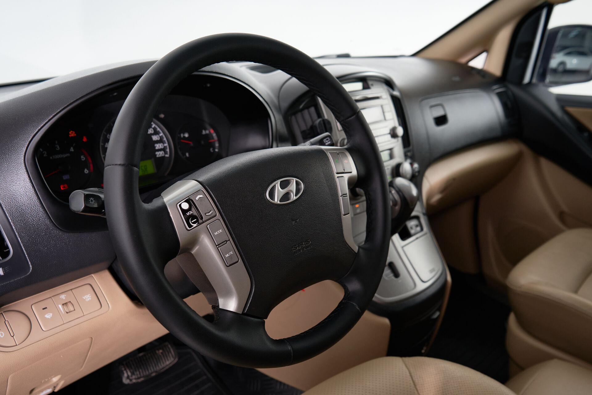 Hyundai Grand Starex