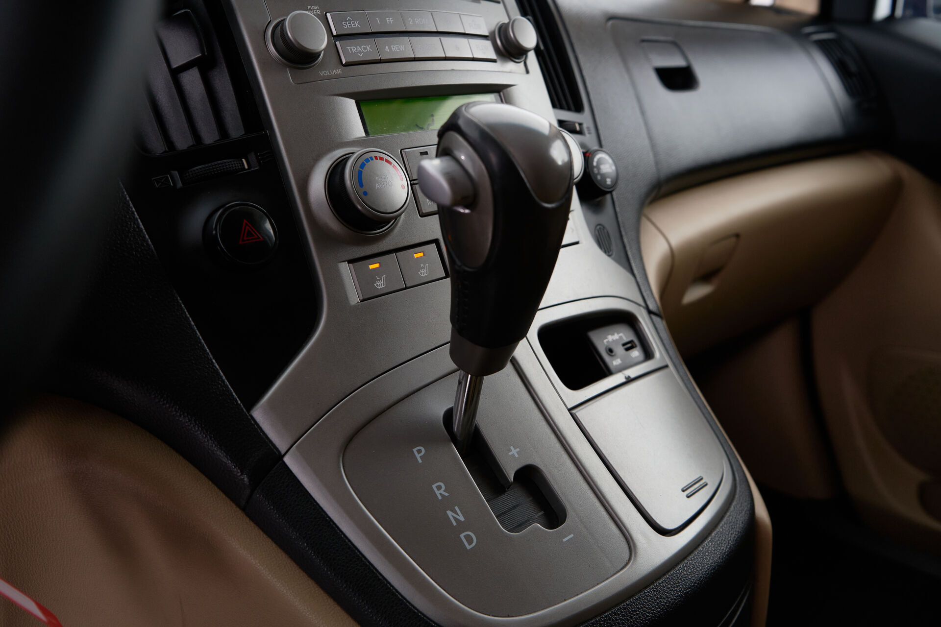 Hyundai Grand Starex