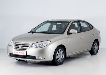 Hyundai Elantra Вид 1