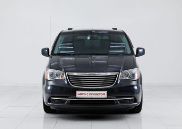 Chrysler Town & Country Вид 2