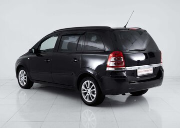 Opel Zafira Вид 4