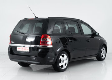Opel Zafira Вид 4