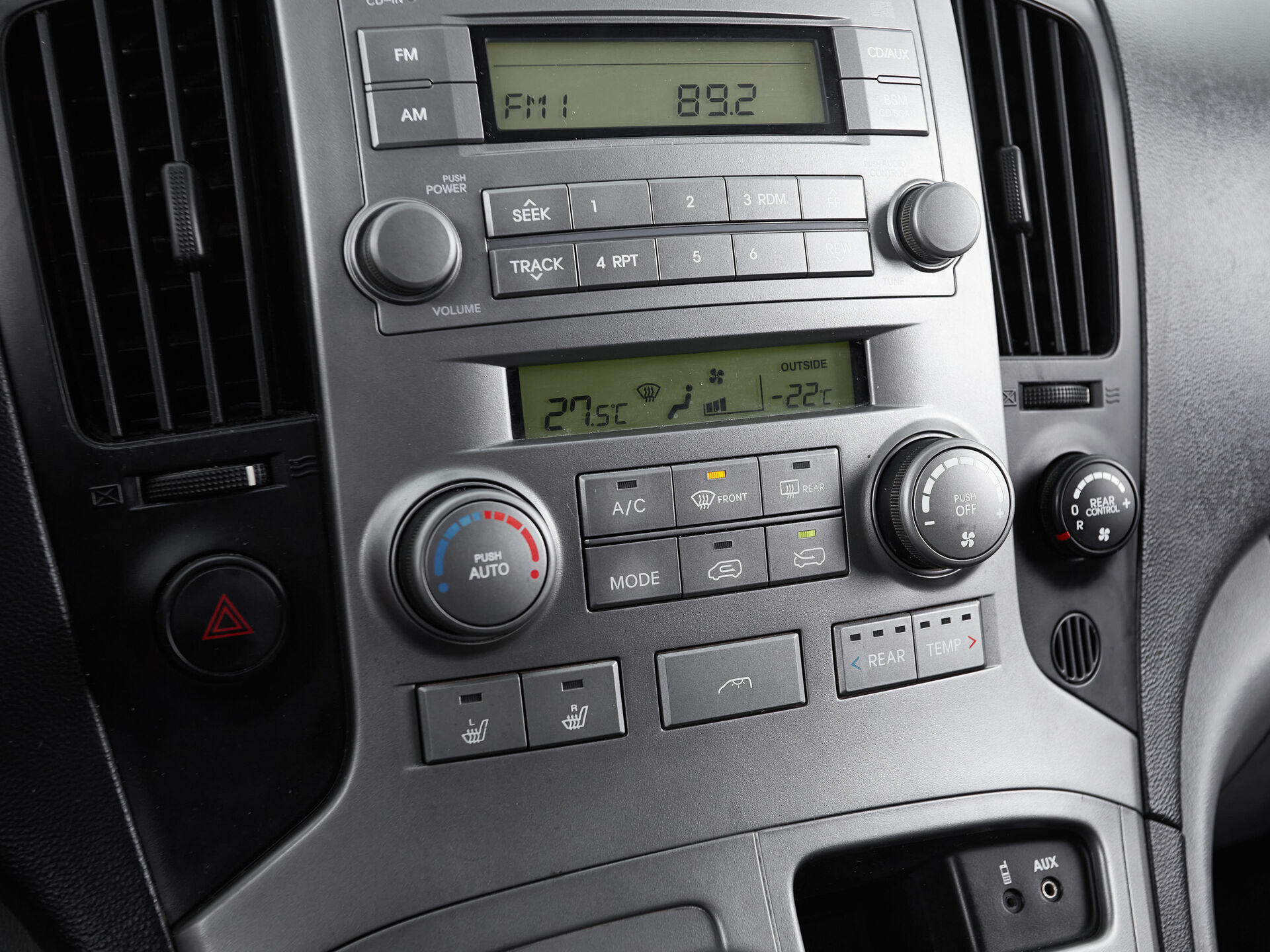 Hyundai Grand Starex