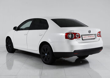 Volkswagen Jetta Вид 4