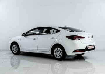 Hyundai Elantra Вид 5