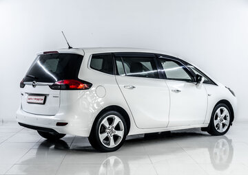 Opel Zafira Вид 4