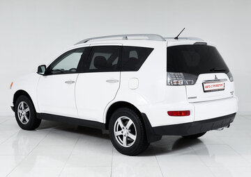 Mitsubishi Outlander Вид 4