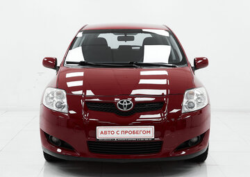 Toyota Auris Вид 2