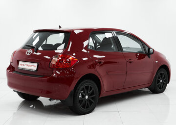 Toyota Auris Вид 4