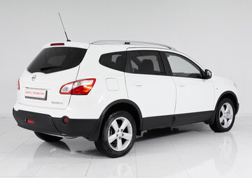 Nissan Qashqai+2 Вид 4