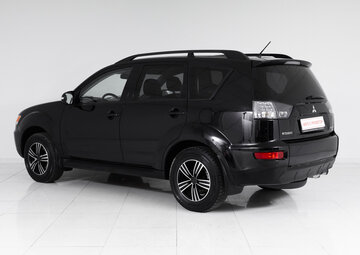 Mitsubishi Outlander Вид 4