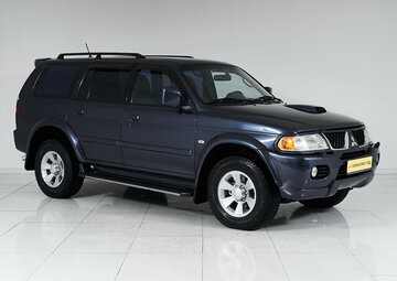 Mitsubishi Pajero Вид 3