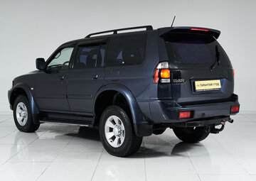 Mitsubishi Pajero Вид 4