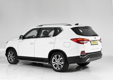 Ssangyong Rexton Вид 4