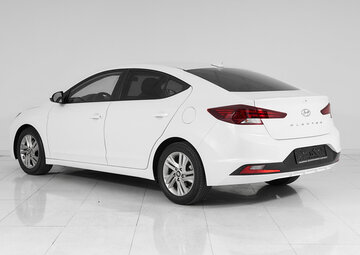 Hyundai Elantra Вид 4