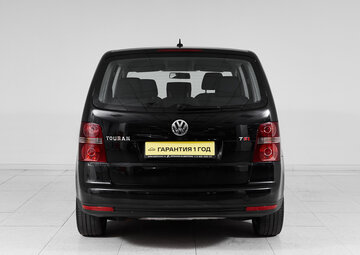 Volkswagen Touran Вид 4