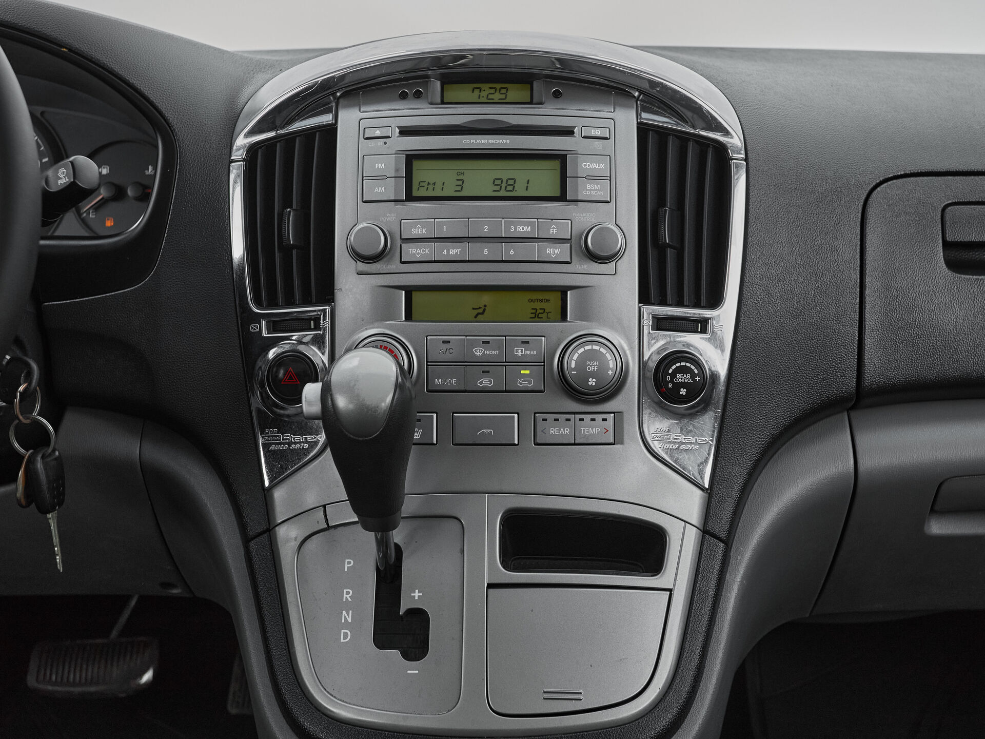 Hyundai Grand Starex